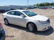 ✅ 2013 Buick LaCrosse Leather • VIN: 1G4GC5E31DF298143 • Lot: 42695787. Wystawiony na IAAI z przebiegiem 93 787 mil. Bezpłatny archiwum sprzedaży aukcyjnych z USA i szczegółowy raport historii pojazdu na DreamBid. Zdjęcie 13.