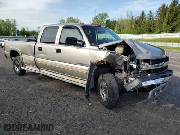 ✅ 2001 Chevrolet Silverado 2500HD LS • VIN: 1GCHC23G51F185241 • Lot: 57222815. Wystawiony na Copart z przebiegiem 144 007 mil. Bezpłatny archiwum sprzedaży aukcyjnych z USA i szczegółowy raport historii pojazdu na DreamBid. Zdjęcie 4.