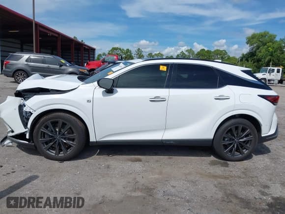 ✅ 2024 Lexus RX 350 • VIN: 2T2BAMCA0RC044385 • Lot: 43148383. Wystawiony na IAAI z przebiegiem 15 325 mil. Bezpłatny archiwum sprzedaży aukcyjnych z USA i szczegółowy raport historii pojazdu na DreamBid. Zdjęcie 15.