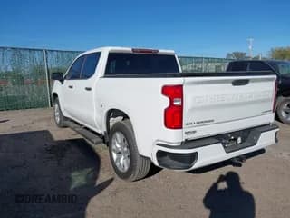 ✅ 2021 Chevrolet Silverado 1500 Custom • VIN: 1GCPWBEK4MZ338313 • Lot: 43500432. Wystawiony na IAAI z przebiegiem 53 407 mil. Bezpłatny archiwum sprzedaży aukcyjnych z USA i szczegółowy raport historii pojazdu na DreamBid. Zdjęcie 3.