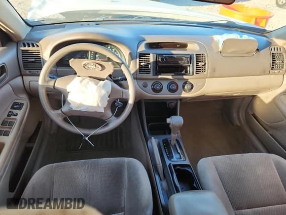 ✅ 2003 Toyota Camry LE • VIN: 4T1BF32K03U057864 • Lot: 89484355. Wystawiony na Copart z przebiegiem 205 753 mil. Bezpłatny archiwum sprzedaży aukcyjnych z USA i szczegółowy raport historii pojazdu na DreamBid. Zdjęcie 8.