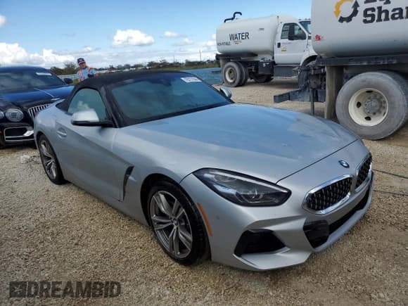 ✅ 2022 BMW Z4 sDrive30i • VIN: WBAHF3C06NWX82076 • Lot: 75177644. Listed on Copart with 2,824 mi. Free auction sales archive from the USA and detailed vehicle history report at DreamBid. Image 4.