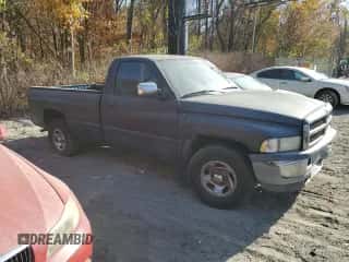 1994 Dodge 1500 z VIN 1B7HC16Y1RS539323, wystawiony jako Copart lot #78122324 z przebiegiem 144 850 mil mil oraz Szkoda całkowita • Salvage title. Historia ofert i sprzedaży dostępna na DreamBid. Obrazek 4.