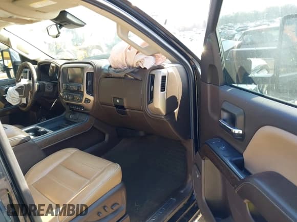 ✅ 2017 GMC Sierra 2500HD Denali • VIN: 1GT12UEY4HF248314 • Лот: 42013534. Опубликован ранее на IAAI с пробегом 236 218 миль. Бесплатный доступ к архиву аукционных продаж из США и подробный отчёт об истории автомобиля на DreamBid. Изображение 5.