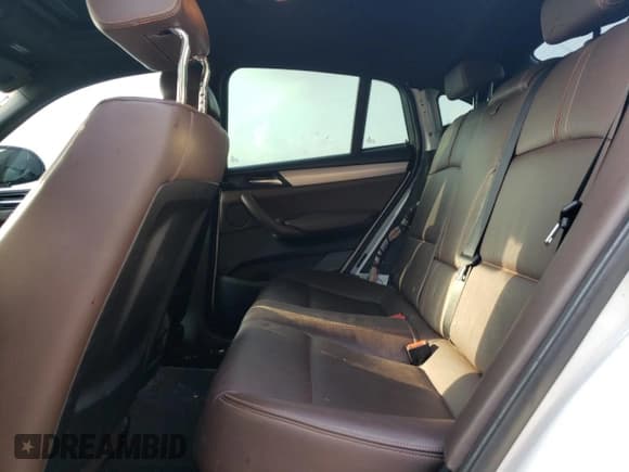 ✅ 2015 BMW X4 xDrive28i • VIN: 5UXXW3C57F0F88687 • Lot: 66075845. Wystawiony na Copart z przebiegiem 206 087 mil. Bezpłatny archiwum sprzedaży aukcyjnych z USA i szczegółowy raport historii pojazdu na DreamBid. Zdjęcie 11.