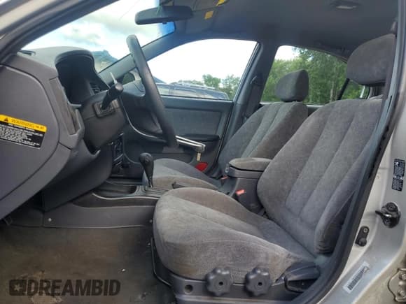 ✅ 2001 Hyundai Elantra GLS • VIN: KMHDN45D01U241519 • Lot: 61551095. Wystawiony na Copart z przebiegiem 201 343 mil. Bezpłatny archiwum sprzedaży aukcyjnych z USA i szczegółowy raport historii pojazdu na DreamBid. Zdjęcie 7.