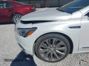 ✅ 2017 Buick LaCrosse Essence • VIN: 1G4ZP5SS2HU187319 • Lot: 43474104. Wystawiony na IAAI z przebiegiem 71 124 mil. Bezpłatny archiwum sprzedaży aukcyjnych z USA i szczegółowy raport historii pojazdu na DreamBid. Zdjęcie 6.