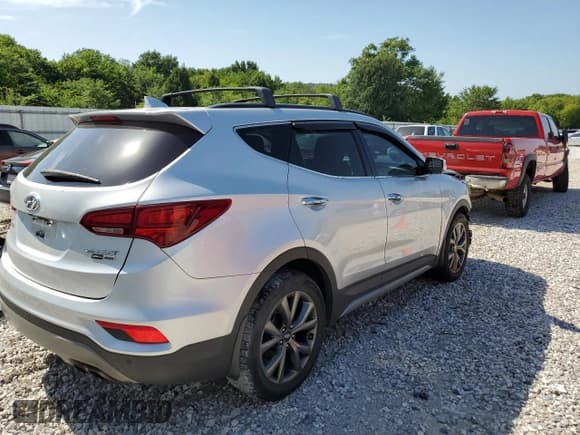✅ 2018 Hyundai Santa Fe Ultimate • VIN: 5XYZWDLAXJG504990 • Лот: 60374183. Опубликован ранее на Copart с пробегом 78 868 миль. Бесплатный доступ к архиву аукционных продаж из США и подробный отчёт об истории автомобиля на DreamBid. Изображение 3.