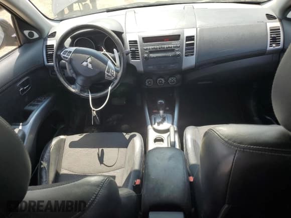 ✅ 2012 Mitsubishi Outlander SE • VIN: JA4AS3AWXCU003952 • Lot: 68189355. Wystawiony na Copart z przebiegiem 208 104 mil. Bezpłatny archiwum sprzedaży aukcyjnych z USA i szczegółowy raport historii pojazdu na DreamBid. Zdjęcie 8.