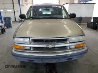 2000 Chevrolet Blazer LT z VIN 1GNDT13WXY2344263, wystawiony jako Copart lot #68523484 z przebiegiem 157 060 mil mil oraz Szkoda całkowita • Salvage title. Historia ofert i sprzedaży dostępna na DreamBid. Obrazek 5.
