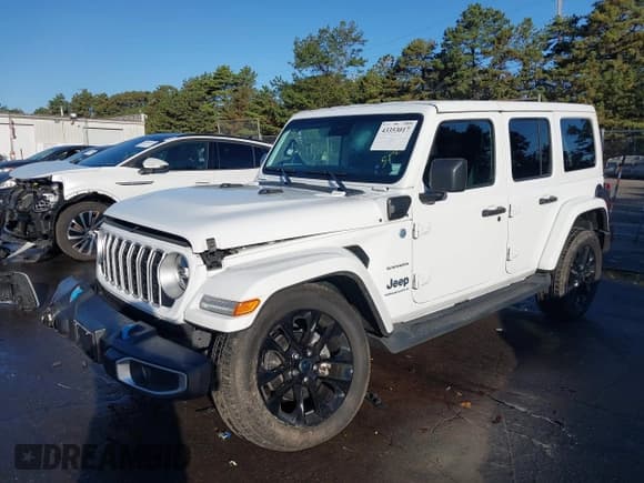 ✅ 2024 Jeep Wrangler Sahara • VIN: 1C4RJXP69RW231206 • Lot: 43353017. Listed on IAAI with 25,555 mi. Free auction sales archive from the USA and detailed vehicle history report at DreamBid. Image 18.