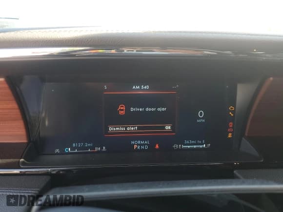 ✅ 2024 Lincoln Navigator Reserve • VIN: 5LMJJ3LGXREL15604 • Lot: 62642545. Listed on Copart with 8,127 mi. Free auction sales archive from the USA and detailed vehicle history report at DreamBid. Image 9.