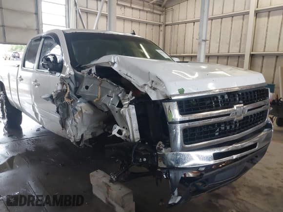 ✅ 2007 Chevrolet Silverado 2500HD 1LT • VIN: 1GCHK23K47F508534 • Lot: 42926776. Wystawiony na IAAI z przebiegiem 240 062 mil. Bezpłatny archiwum sprzedaży aukcyjnych z USA i szczegółowy raport historii pojazdu na DreamBid. Zdjęcie 6.