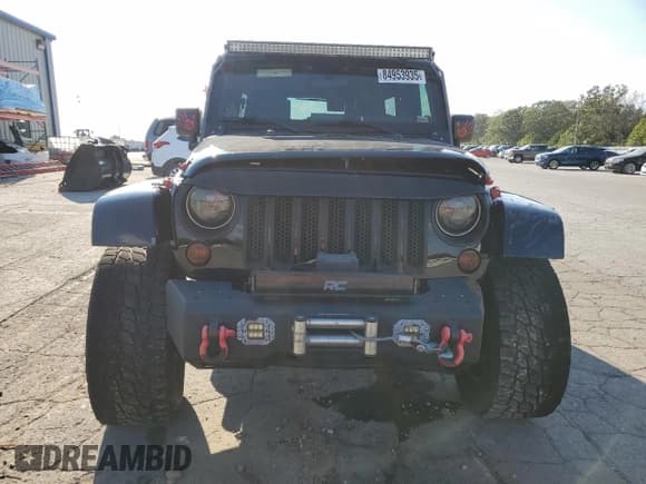 ✅ 2010 Jeep Wrangler Unlimited Sahara • VIN: 1J4BA5H17AL144056 • Лот: 84953935. Опубликован ранее на Copart с пробегом 171 661 миль. Бесплатный доступ к архиву аукционных продаж из США и подробный отчёт об истории автомобиля на DreamBid. Изображение 5.
