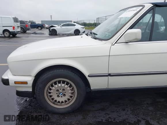 1990 BMW 3 Series с VIN WBABB230XLEC19632, выставлен на аукционе IAAI как лот 42859545 с пробегом 213 743 миль миль и . История ставок и продаж доступна на DreamBid. Изображение 14.