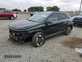 2024 Hyundai Kona SEL с VIN KM8HC3A62RU004017, выставлен на аукционе Copart как лот 65649765 с пробегом 13 500 миль миль и Списание • Salvage title. История ставок и продаж доступна на DreamBid. Изображение 1.