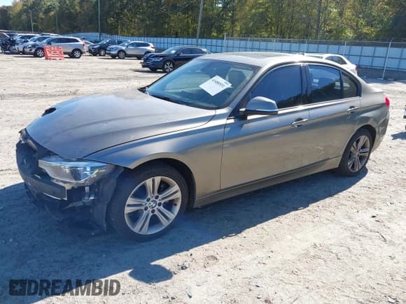 ✅ 2016 BMW 3 Series 328i • VIN: WBA8E9G57GNT86159 • Lot: 43480531. Wystawiony na IAAI z przebiegiem 116 120 mil. Bezpłatny archiwum sprzedaży aukcyjnych z USA i szczegółowy raport historii pojazdu na DreamBid. Zdjęcie 2.