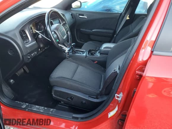 ✅ 2020 Dodge Charger SXT • VIN: 2C3CDXBG3LH193026 • Lot: 92545835. Wystawiony na Copart z przebiegiem 154 672 mil. Bezpłatny archiwum sprzedaży aukcyjnych z USA i szczegółowy raport historii pojazdu na DreamBid. Zdjęcie 7.