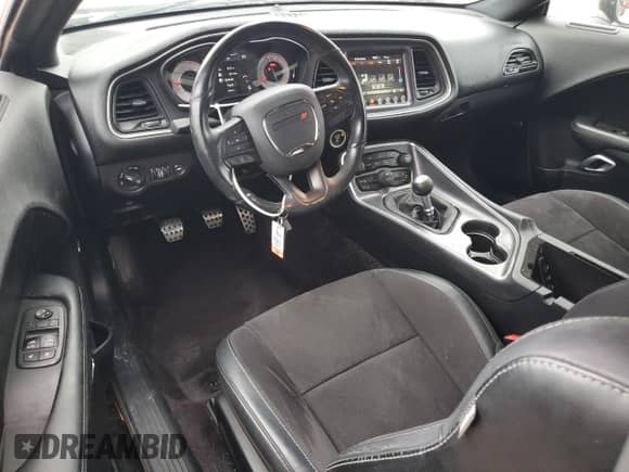 2017 Dodge Challenger R/T с VIN 2C3CDZBT3HH555145, выставлен на аукционе Copart как лот 68767725 с пробегом 56 972 миль миль и Списание • Salvage title. История ставок и продаж доступна на DreamBid. Изображение 8.