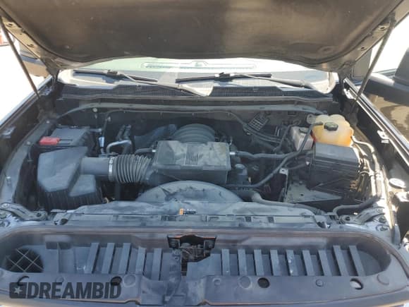 ✅ 2022 Chevrolet Silverado 2500HD LT • VIN: 1GC5YNE70NF304905 • Лот: 51799635. Опубликован ранее на Copart с пробегом 125 470 миль. Бесплатный доступ к архиву аукционных продаж из США и подробный отчёт об истории автомобиля на DreamBid. Изображение 11.