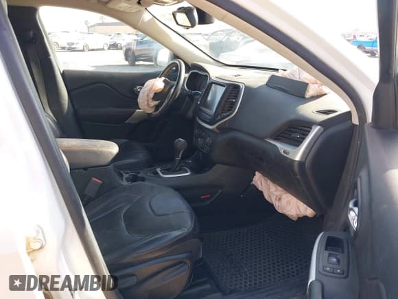 ✅ 2017 Jeep Cherokee Trailhawk L Plus • VIN: 1C4PJMBS1HD217370 • Lot: 42486588. Wystawiony na IAAI z przebiegiem 108 695 mil. Bezpłatny archiwum sprzedaży aukcyjnych z USA i szczegółowy raport historii pojazdu na DreamBid. Zdjęcie 5.