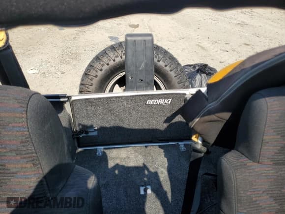 ✅ 2004 Jeep Wrangler Rubicon • VIN: 1J4FA69S34P788004 • Lot: 62361445. Wystawiony na Copart z przebiegiem Nie podano. Bezpłatny archiwum sprzedaży aukcyjnych z USA i szczegółowy raport historii pojazdu na DreamBid. Zdjęcie 10.