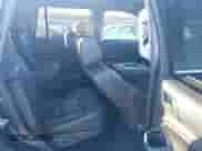 2018 Chevrolet Tahoe LT z VIN 1GNSKBKC7JR377564, wystawiony jako IAAI lot #43575752 z przebiegiem 153 789 mil mil oraz . Historia ofert i sprzedaży dostępna na DreamBid. Obrazek 8.