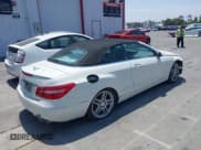 ✅ 2012 Mercedes-Benz E 350 • VIN: WDDKK5KF3CF164187 • Lot: 42473247. Listed on IAAI with 111,693 mi. Free auction sales archive from the USA and detailed vehicle history report at DreamBid. Image 4.