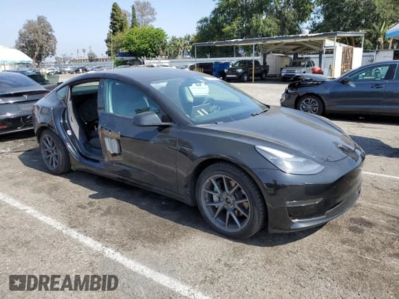 ✅ 2021 Tesla Model 3 Long Range • VIN: 5YJ3E1EB6MF002955 • Lot: 59161255. Wystawiony na Copart z przebiegiem 32 183 mil. Bezpłatny archiwum sprzedaży aukcyjnych z USA i szczegółowy raport historii pojazdu na DreamBid. Zdjęcie 4.