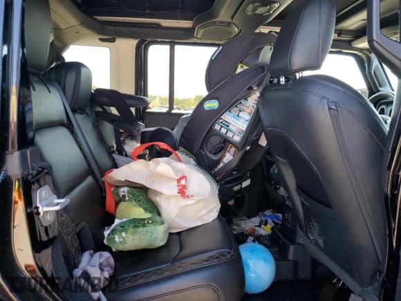 ✅ 2022 Jeep Wrangler Unlimited Sahara • VIN: 1C4HJXEN2NW173682 • Lot: 54405425. Listed on Copart with 42,870 mi. Free auction sales archive from the USA and detailed vehicle history report at DreamBid. Image 11.