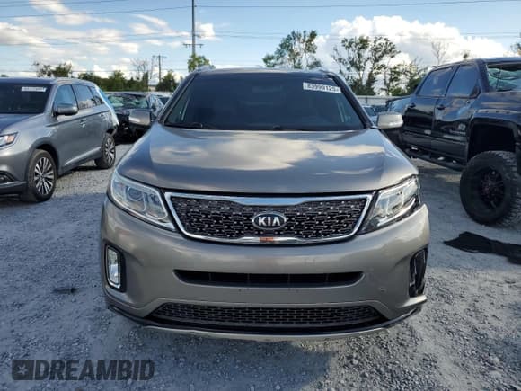 ✅ 2014 Kia Sorento SX Limited • VIN: 5XYKWDA72EG449286 • Lot: 83999125. Wystawiony na Copart z przebiegiem 130 360 mil. Bezpłatny archiwum sprzedaży aukcyjnych z USA i szczegółowy raport historii pojazdu na DreamBid. Zdjęcie 5.
