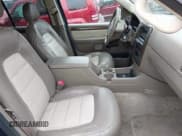 ✅ 2004 Ford Explorer Eddie Bauer • VIN: 1FMDU74W64UA78578 • Lot: 41844846. Wystawiony na IAAI z przebiegiem 245 405 mil. Bezpłatny archiwum sprzedaży aukcyjnych z USA i szczegółowy raport historii pojazdu na DreamBid. Zdjęcie 5.