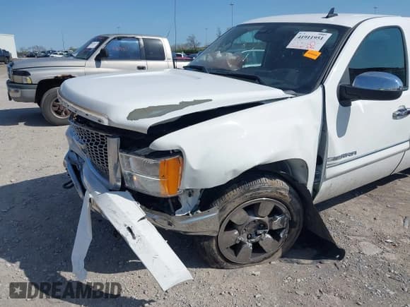 ✅ 2011 GMC Sierra 1500 SLE • VIN: 1GTR1VE01BZ169484 • Lot: 41911951. Wystawiony na IAAI z przebiegiem 195 745 mil. Bezpłatny archiwum sprzedaży aukcyjnych z USA i szczegółowy raport historii pojazdu na DreamBid. Zdjęcie 6.