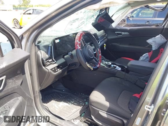 ✅ 2024 Kia Sportage LX • VIN: KNDPU3DG0R7173582 • Lot: 42046542. Wystawiony na IAAI z przebiegiem 2 778 mil. Bezpłatny archiwum sprzedaży aukcyjnych z USA i szczegółowy raport historii pojazdu na DreamBid. Zdjęcie 5.