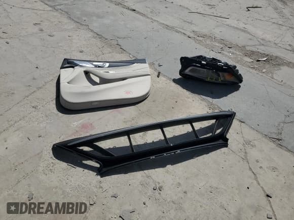 ✅ 2024 Mercedes-Benz AMG GT 43 • VIN: W1K7X5KB3RV001994 • Lot: 68976864. Wystawiony na Copart z przebiegiem 3 791 mil. Bezpłatny archiwum sprzedaży aukcyjnych z USA i szczegółowy raport historii pojazdu na DreamBid. Zdjęcie 12.