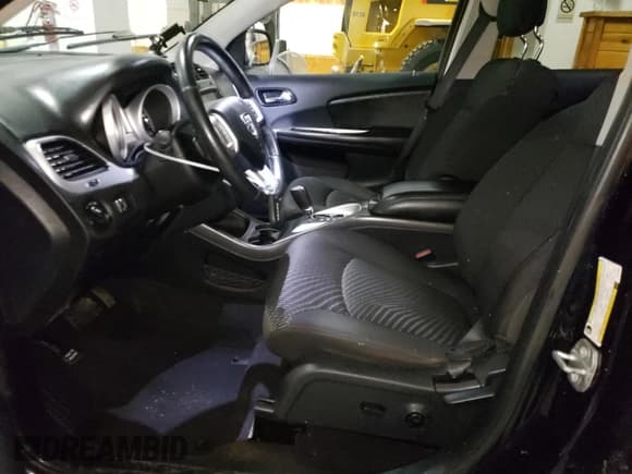 ✅ 2015 Dodge Journey SXT • VIN: 3C4PDDBG2FT749088 • Lot: 91169925. Wystawiony na Copart z przebiegiem 91 090 mil. Bezpłatny archiwum sprzedaży aukcyjnych z USA i szczegółowy raport historii pojazdu na DreamBid. Zdjęcie 7.