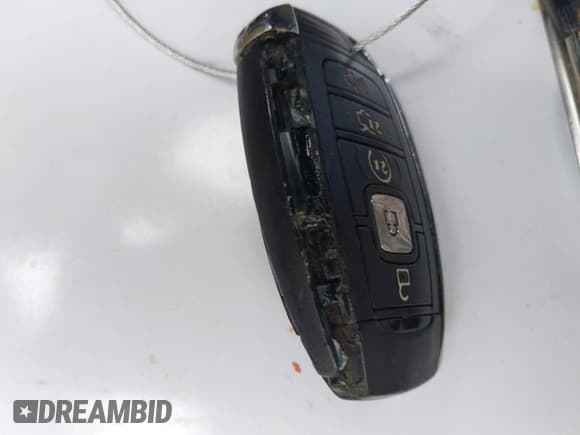 ✅ 2017 Lincoln MKZ Reserve • VIN: 3LN6L5F93HR644894 • Lot: 42634405. Wystawiony na IAAI z przebiegiem 127 139 mil. Bezpłatny archiwum sprzedaży aukcyjnych z USA i szczegółowy raport historii pojazdu na DreamBid. Zdjęcie 11.