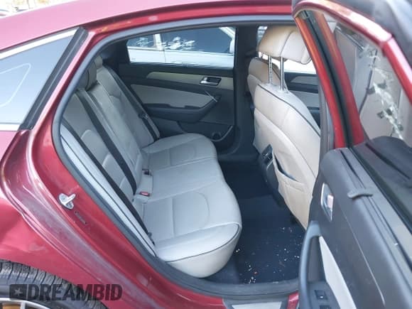 ✅ 2015 Hyundai Sonata Sport • VIN: 5NPE34ABXFH055958 • Lot: 43589990. Listed on IAAI with 170,711 mi. Free auction sales archive from the USA and detailed vehicle history report at DreamBid. Image 8.