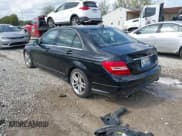 ✅ 2012 Mercedes-Benz C 300 Sport • VIN: WDDGF8BB6CR207668 • Lot: 43286103. Wystawiony na IAAI z przebiegiem 133 234 mil. Bezpłatny archiwum sprzedaży aukcyjnych z USA i szczegółowy raport historii pojazdu na DreamBid. Zdjęcie 3.