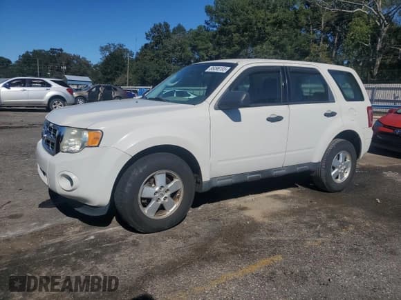 ✅ 2012 Ford Escape XLS • VIN: 1FMCU0C72CKA62742 • Lot: 86096185. Wystawiony na Copart z przebiegiem 190 505 mil. Bezpłatny archiwum sprzedaży aukcyjnych z USA i szczegółowy raport historii pojazdu na DreamBid. Zdjęcie 1.