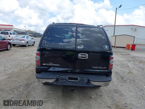 ✅ 2003 Chevrolet Suburban LT • VIN: 3GNGK26G93G102137 • Лот: 42087381. Опубликован ранее на IAAI с пробегом 247 382 миль. Бесплатный доступ к архиву аукционных продаж из США и подробный отчёт об истории автомобиля на DreamBid. Изображение 6.