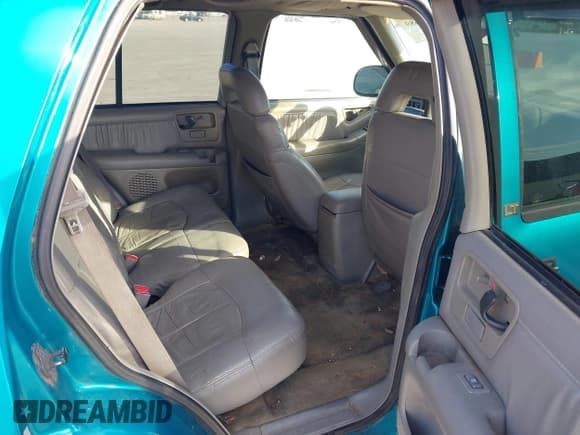 ✅ 1996 Chevrolet Blazer • VIN: 1GNDT13W0T2126213 • Лот: 43607689. Опубликован ранее на IAAI с пробегом 278 071 миль. Бесплатный доступ к архиву аукционных продаж из США и подробный отчёт об истории автомобиля на DreamBid. Изображение 8.