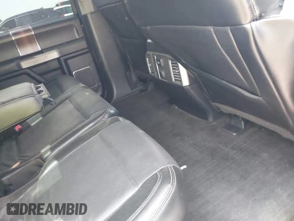 ✅ 2015 Ford F-150 XLT • VIN: 1FTEW1EG5FKD15258 • Lot: 42635192. Wystawiony na IAAI z przebiegiem 174 149 mil. Bezpłatny archiwum sprzedaży aukcyjnych z USA i szczegółowy raport historii pojazdu na DreamBid. Zdjęcie 8.