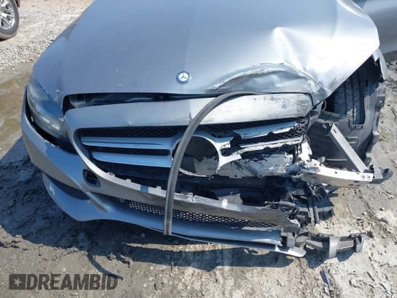 ✅ 2016 Mercedes-Benz C 300 • VIN: WDDWF4JB0GR161167 • Lot: 42571563. Wystawiony na IAAI z przebiegiem 229 252 mil. Bezpłatny archiwum sprzedaży aukcyjnych z USA i szczegółowy raport historii pojazdu na DreamBid. Zdjęcie 6.