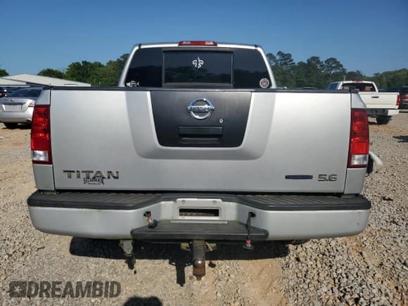 ✅ 2008 Nissan Titan SE • VIN: 1N6BA07D68N341588 • Lot: 52560065. Wystawiony na Copart z przebiegiem 215 585 mil. Bezpłatny archiwum sprzedaży aukcyjnych z USA i szczegółowy raport historii pojazdu na DreamBid. Zdjęcie 6.