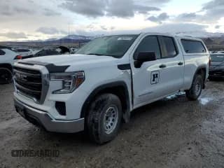✅ 2021 GMC Sierra 1500 • VIN: 1GTR9AEF2MZ292655 • Lot: 86263125. Wystawiony na Copart z przebiegiem 141 695 mil. Bezpłatny archiwum sprzedaży aukcyjnych z USA i szczegółowy raport historii pojazdu na DreamBid. Zdjęcie 1.