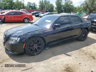 ✅ 2019 Chrysler 300 Touring • VIN: 2C3CCAAG7KH636990 • Лот: 70562275. Опубликован ранее на Copart с пробегом 80 500 миль. Бесплатный доступ к архиву аукционных продаж из США и подробный отчёт об истории автомобиля на DreamBid. Изображение 1.