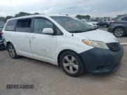 ✅ 2012 Toyota Sienna LE AAS • VIN: 5TDKK3DC0CS261672 • Lot: 43256260. Listed on IAAI with 477,784 mi. Free auction sales archive from the USA and detailed vehicle history report at DreamBid. Image 1.