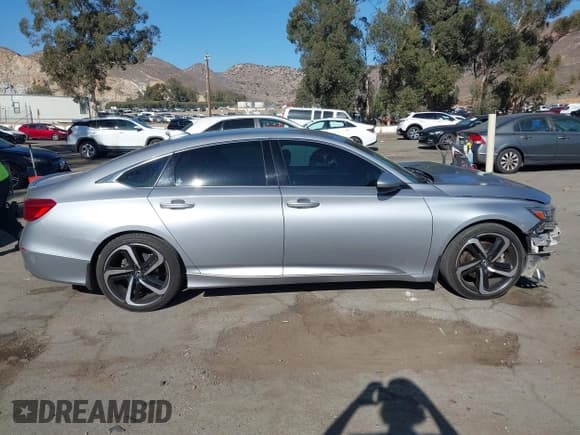 ✅ 2018 Honda Accord Sport • VIN: 1HGCV1F38JA109177 • Lot: 43616699. Wystawiony na IAAI z przebiegiem 108 085 mil. Bezpłatny archiwum sprzedaży aukcyjnych z USA i szczegółowy raport historii pojazdu na DreamBid. Zdjęcie 13.