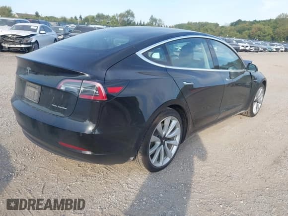 ✅ 2020 Tesla Model 3 Long Range • VIN: 5YJ3E1EB0LF790856 • Lot: 43335611. Wystawiony na IAAI z przebiegiem 140 820 mil. Bezpłatny archiwum sprzedaży aukcyjnych z USA i szczegółowy raport historii pojazdu na DreamBid. Zdjęcie 4.